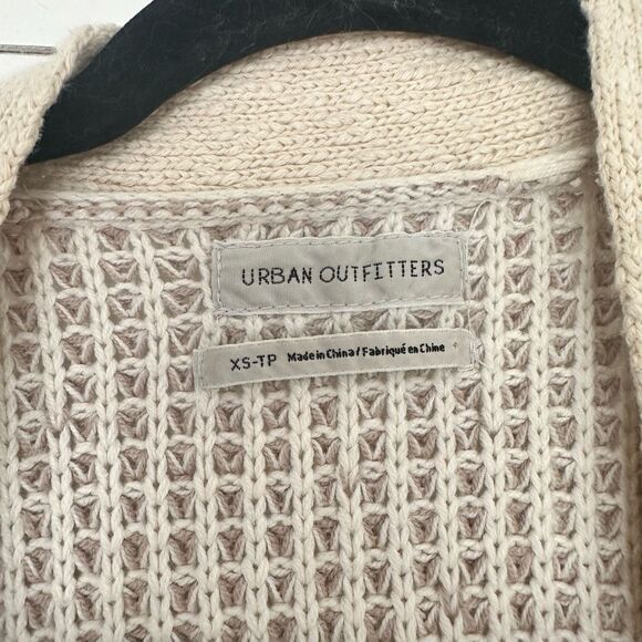 Urban Outfitters Women’s Extra Small Cotton Blend Chunky Cardigan Sweater - Picture 2 of 5